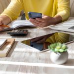Sharing As A Signal Of Abundance